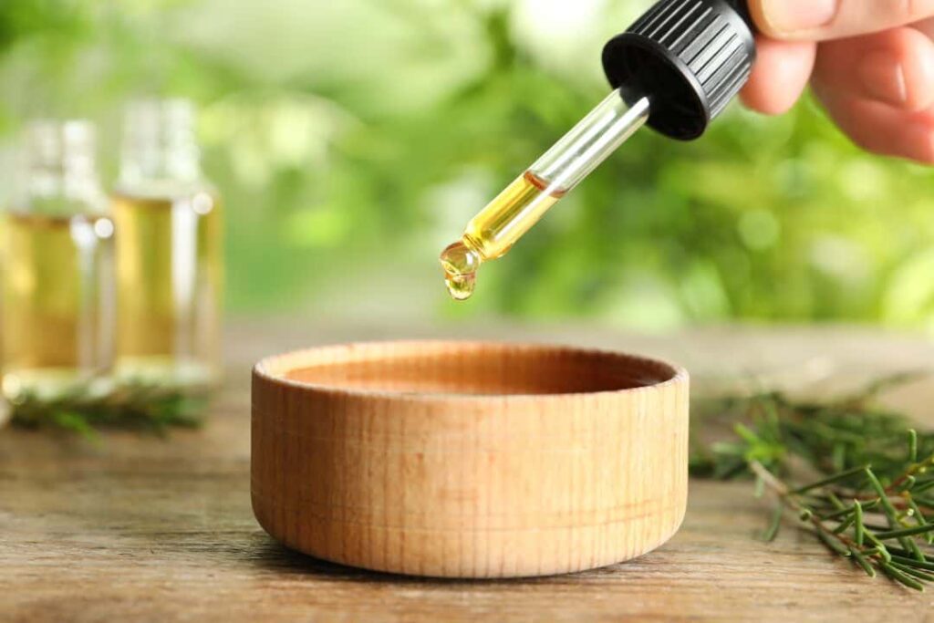 21 usos que no conocías del aceite de árbol de té en casa